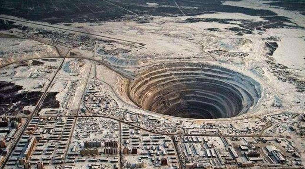 苏联当年挖穿地球却在12263米停手亲历者：地下传来怪异声响